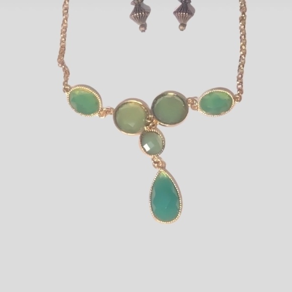 Necklace and Drop Earring Jewelry Set Green Gold Tone - Picture 4 of 5